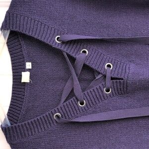 GAP V-Neck Lace Up Pullover Sweater